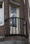 Balkonhek hoek Vechtstraat-Waverstraat.
<br/>
Corrie Groen- Pickhard, 2015-07-10